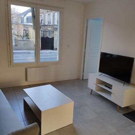 Appartement Cosy Avec Place De Parking Privee Ле-Ман Екстер'єр фото